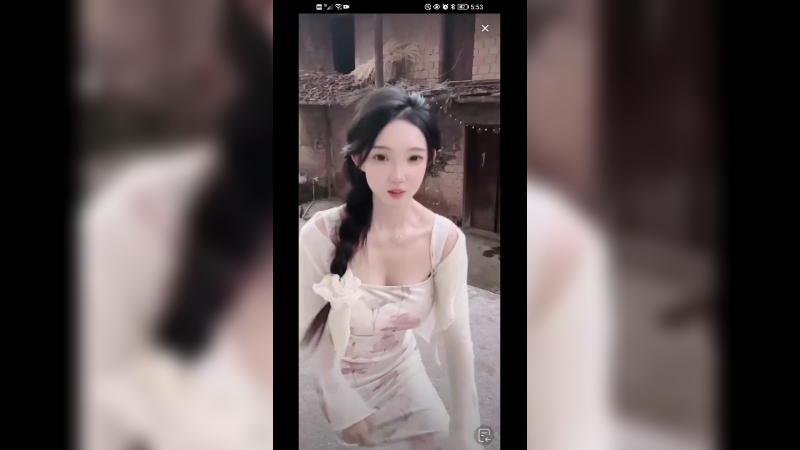 美女在农村直播，可爱啊