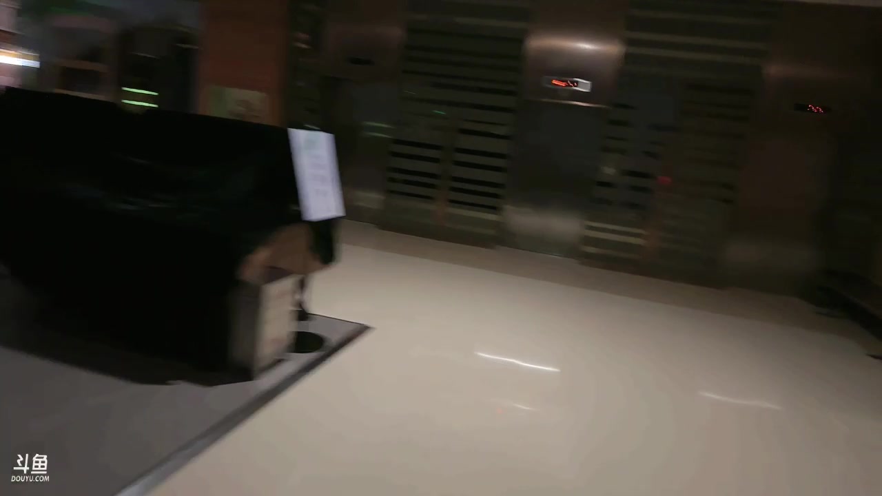 【2023-11-07 00点场】白鲨常旭DBQ：户外播会 明天回去啦