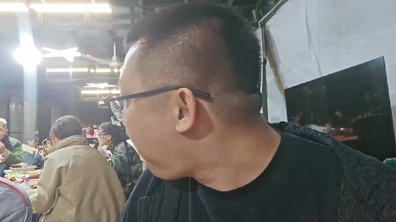 我在斗鱼看小鱼小鱼吃虾米直播户外