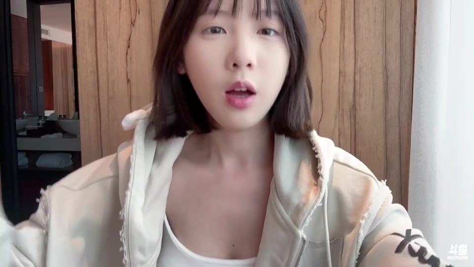 【2023-11-08 14点场】艾琳bigbaby：重生之画个妆聊会儿然后下播