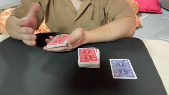 一个视频学会一百种魔术！迫牌魔术教学！超人JAX生活记录133