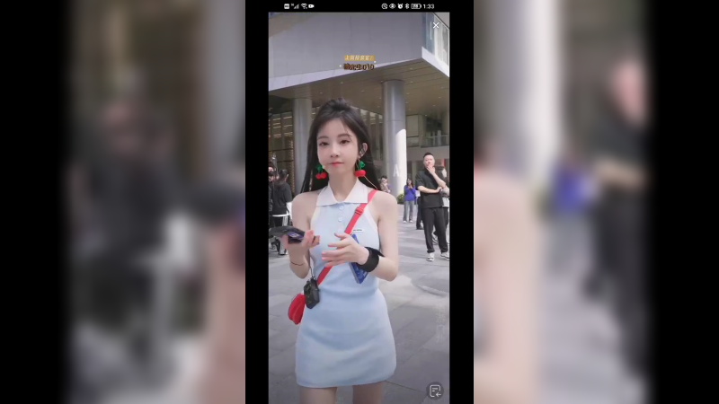 冯提莫演唱《大叔不要跑》