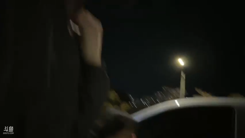 【2023-11-12 19点场】胸肌很大的良小伞：官方解说完了 去吃饭了兄弟们