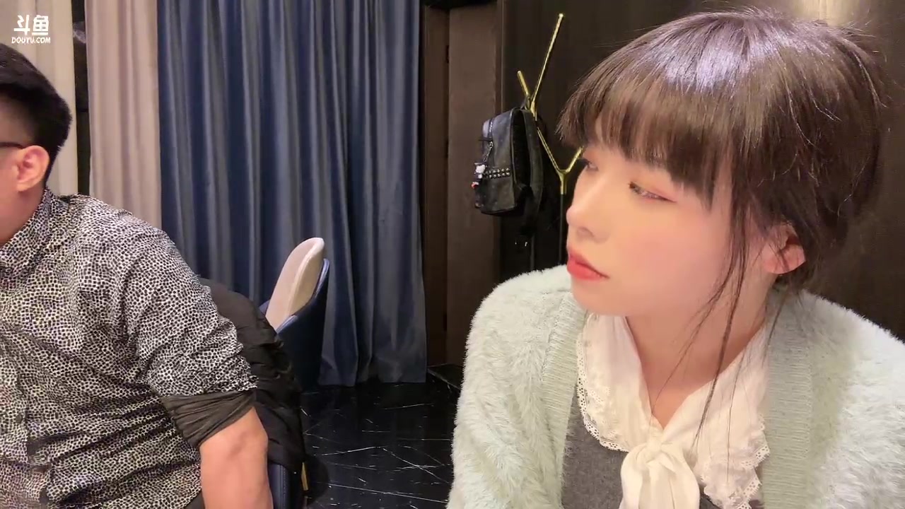 【2023-11-15 21点场】童猪啊i：到芜湖了安顿一下来！钻粉狂欢