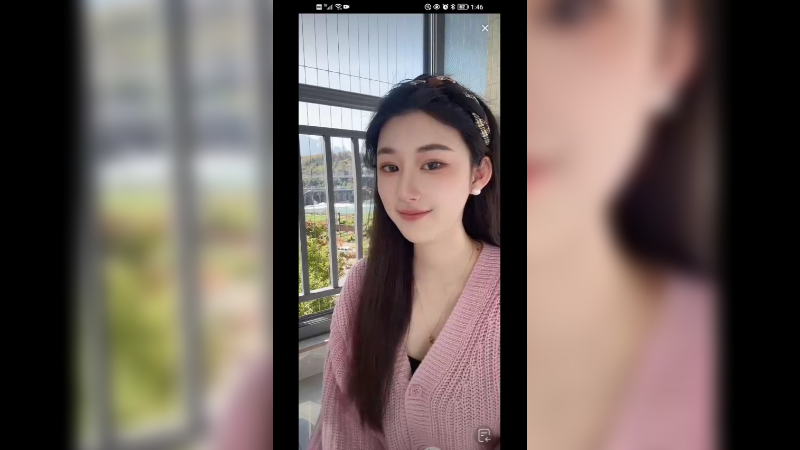 美女真耐看，笑起来好像初恋