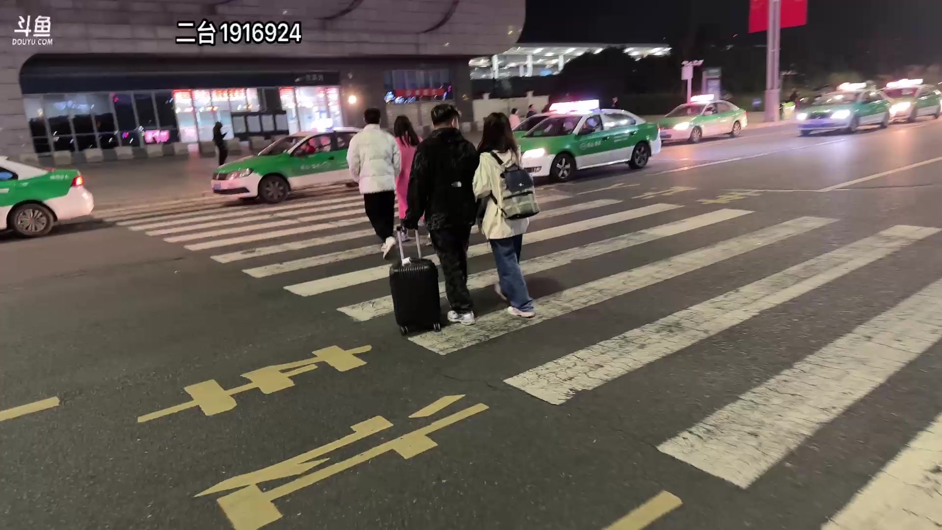 【2023-11-17 22点场】阿涛皎月Carry：峨眉山看猴！爬山