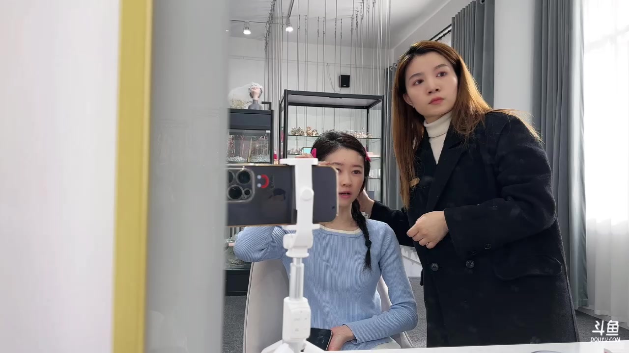【2023-11-18 14点场】Amsssss：~~~今天来试个妆呀~~~