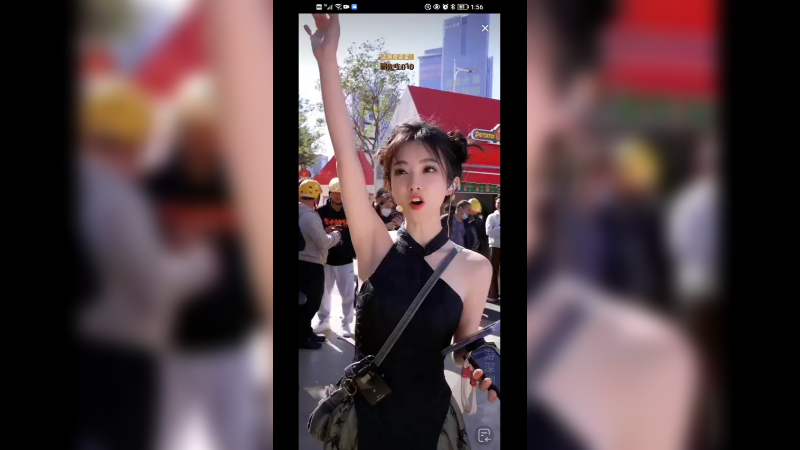 美女冯提莫在深圳唱英文歌