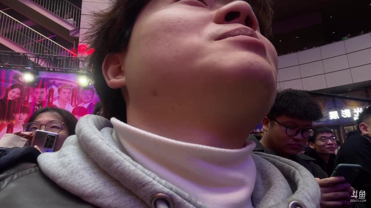 【2023-11-19 14点场】何二抛zZ：户外一下 线下观赛