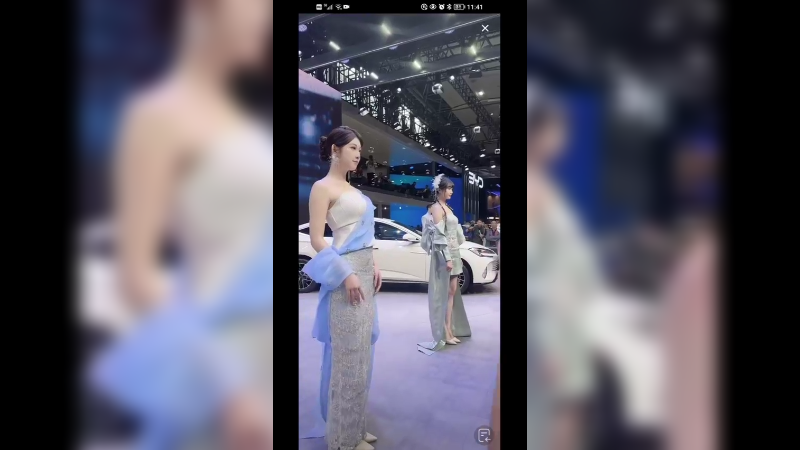 美女车模在车展走秀