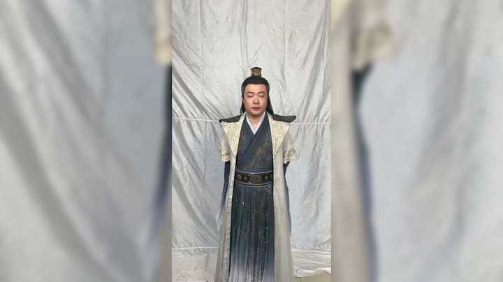 今日开机，这身装扮怎么说？