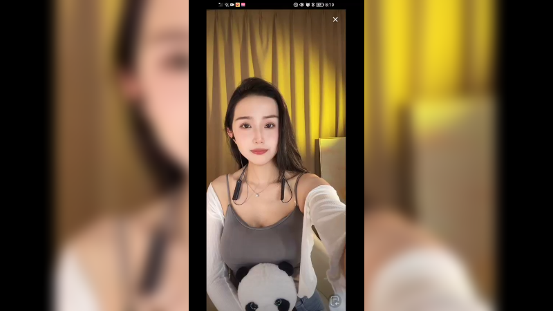 好漂亮的小姐姐啊