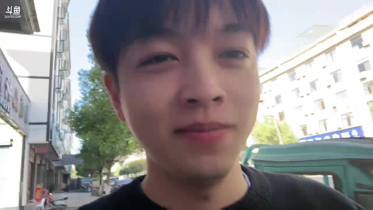 【2023-11-22 12点场】轰轰仔：轰轰：今天出发横店实习探班！废柴请选我！