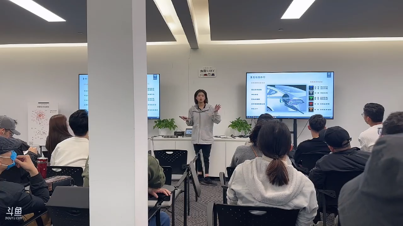 【英雄联盟】胸肌很大的良小伞的精彩时刻 20231122 16点场