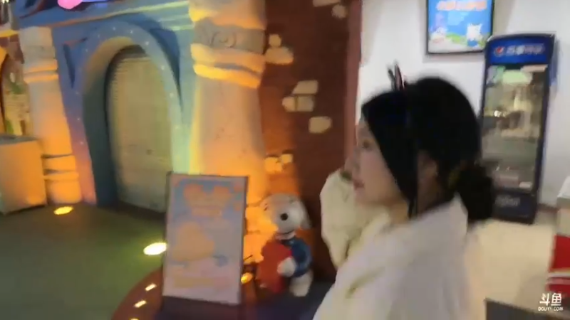 【2023-11-22 18点场】轰轰仔：轰轰：今天出发横店实习探班！废柴请选我！