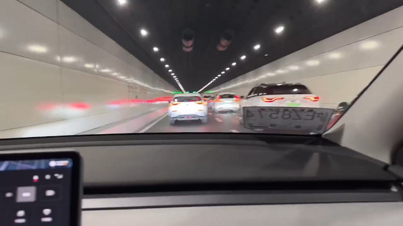 【英雄联盟】胸肌很大的良小伞的精彩时刻 20231123 08点场