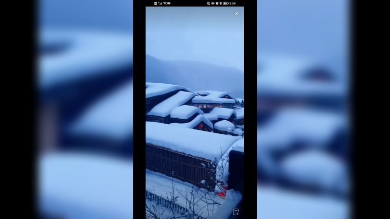 黑龙江的雪乡白雪皑皑，犹如梦幻王国