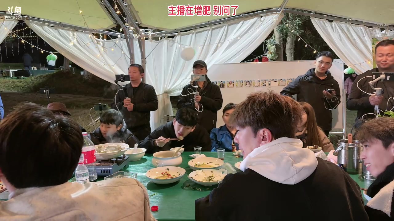 【2023-11-25 18点场】叁三QvQ：一起开心上班把~