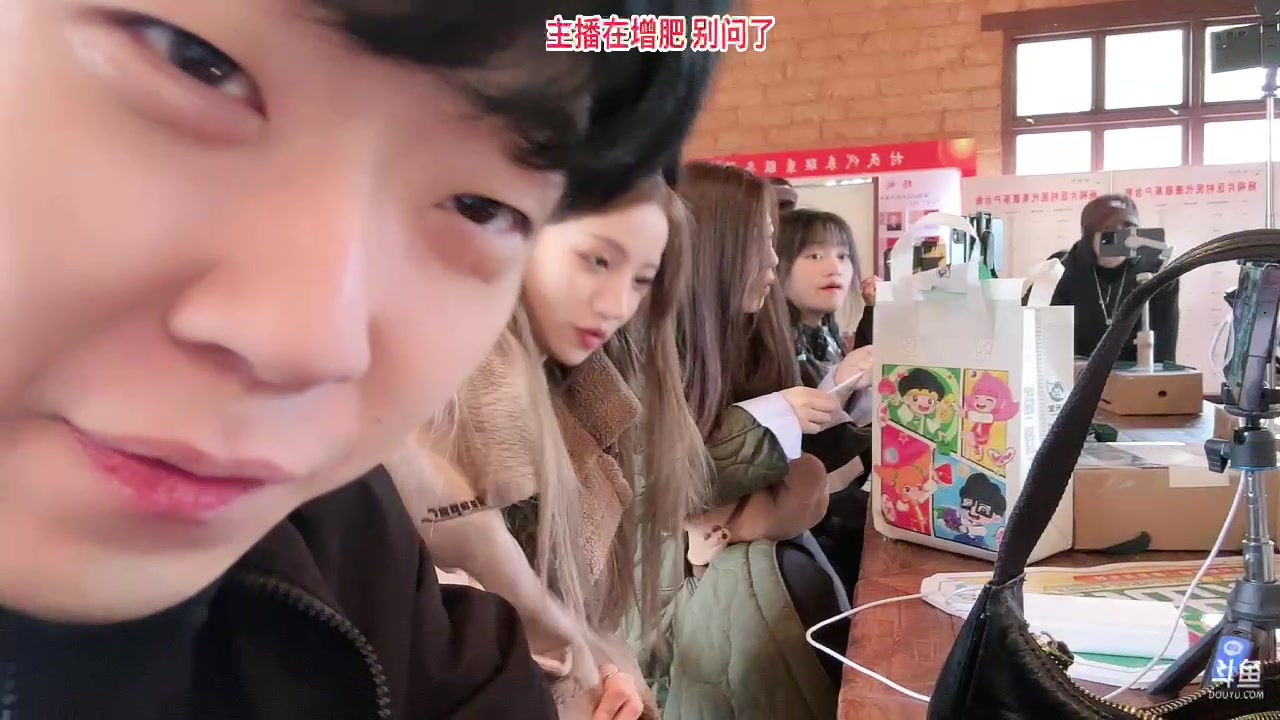 【2023-11-25 13点场】叁三QvQ：一起开心上班把~