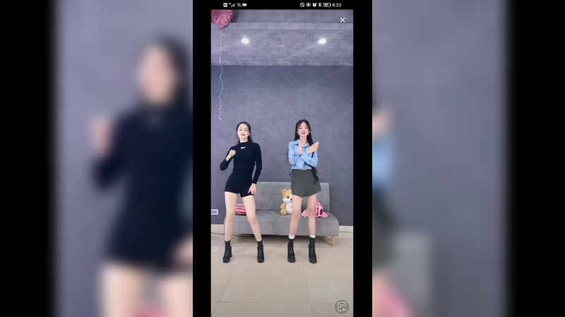 美女跳舞pk，看谁礼物多