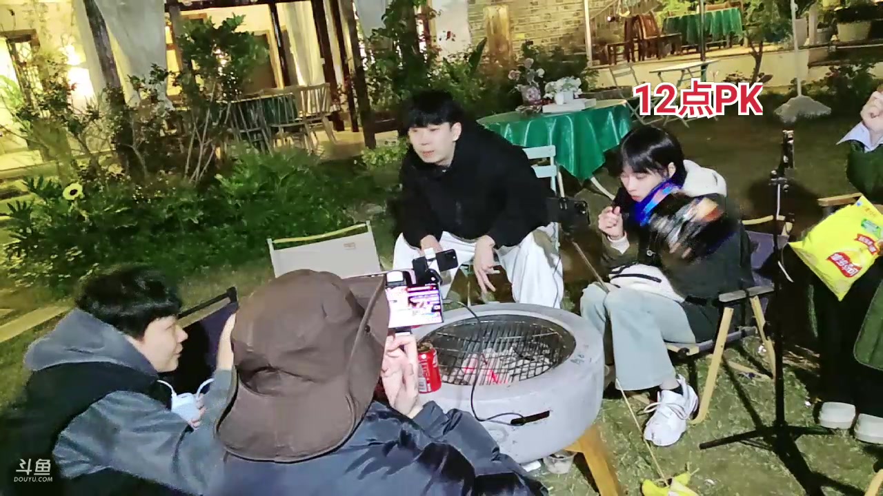 【2023-11-25 23点场】别问问就黑皮：奶团再出发！下午2点播
