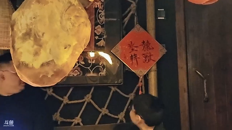 【英雄联盟】胸肌很大的良小伞的精彩时刻 20231127 09点场