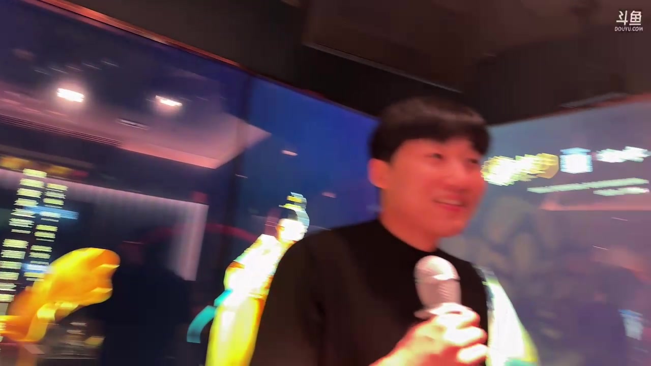 【2023-11-28 01点场】胸肌很大的良小伞：胸肌很大家族上海集合！双倍亲密度！