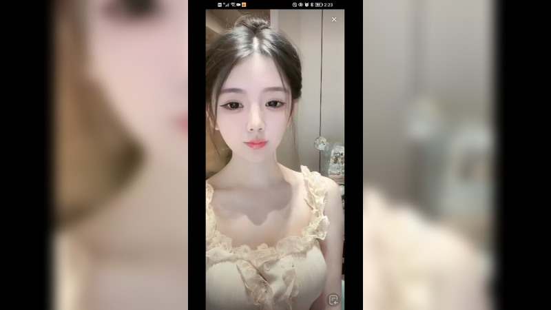 美女很现实，送礼物做动作哈哈哈