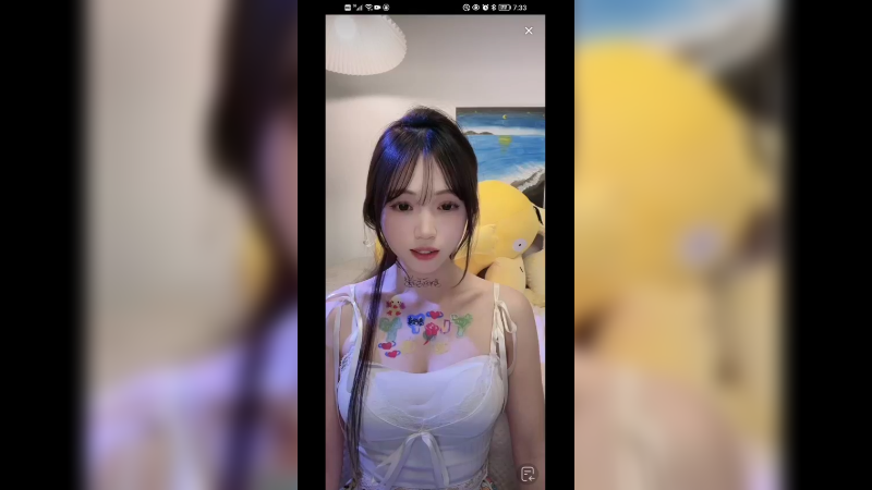 美女挺好看的，也是画画人