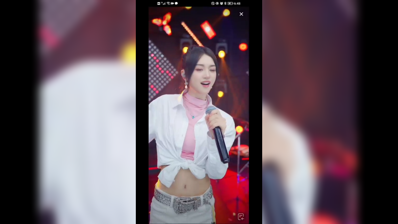 美女唱歌好听