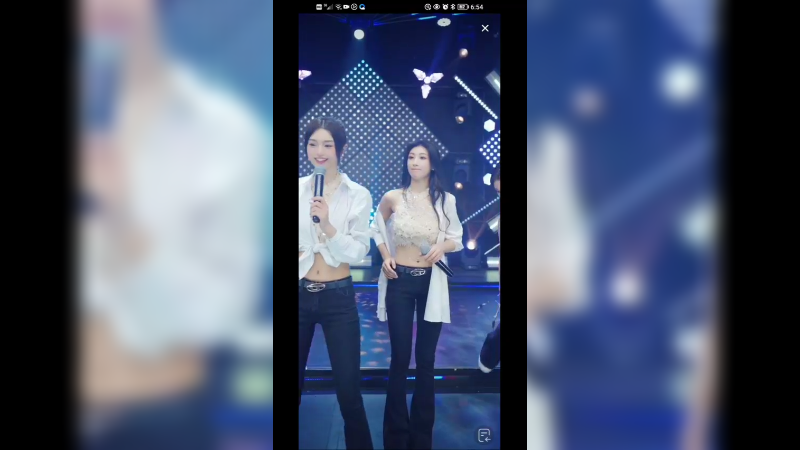 三个美女唱歌跳舞表演，可爱啊