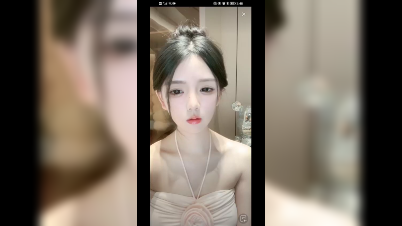 美女不说话还是可爱，有点看不惯别人说她