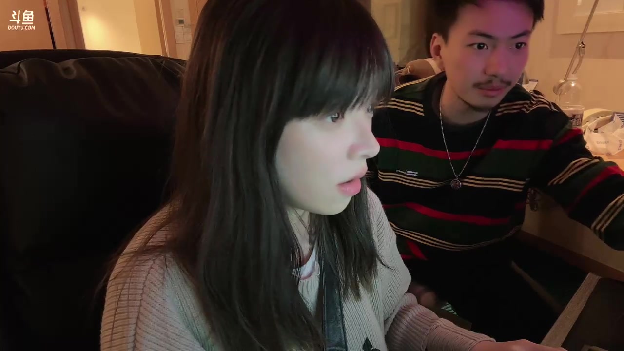 【2023-12-02 22点场】童猪啊i：【钻石双倍】充会电开播