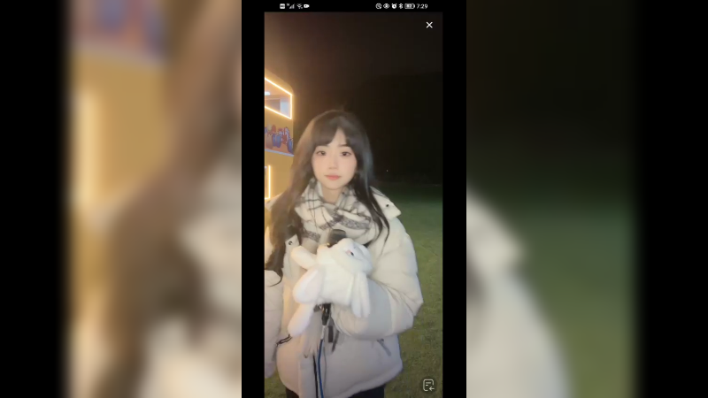 美女唱歌好听，真可爱