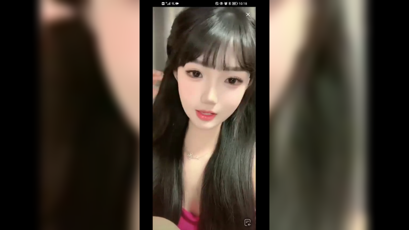 美女车模小熊在家直播，可爱啊