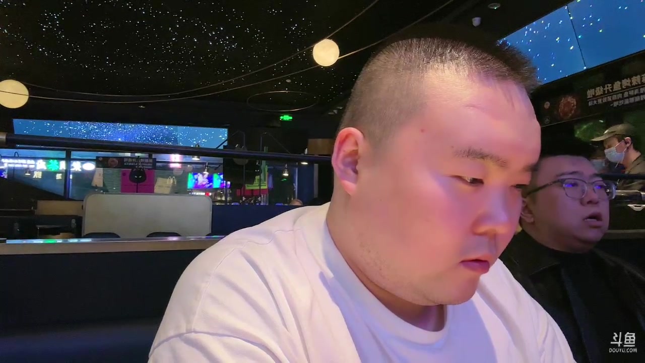 【2023-12-05 22点场】白鲨常旭DBQ：户外聊天！！