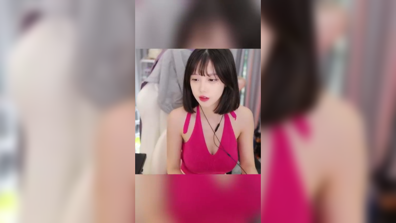 展示一下我的迷人锁骨
