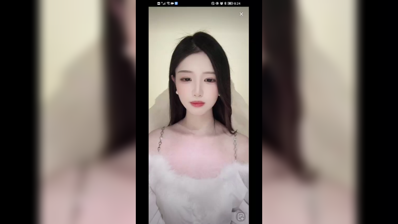 美女直播聊天，笑起来好看