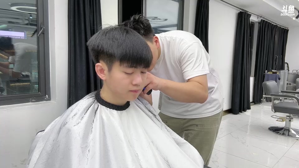【2023-12-09 18点场】王纪超666：【白银双倍】下午跟kiki染头发