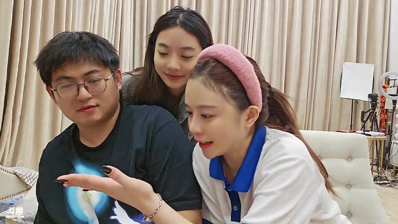 【2023-12-11 01点场】火力堂主：三亚day8！节目开始了！