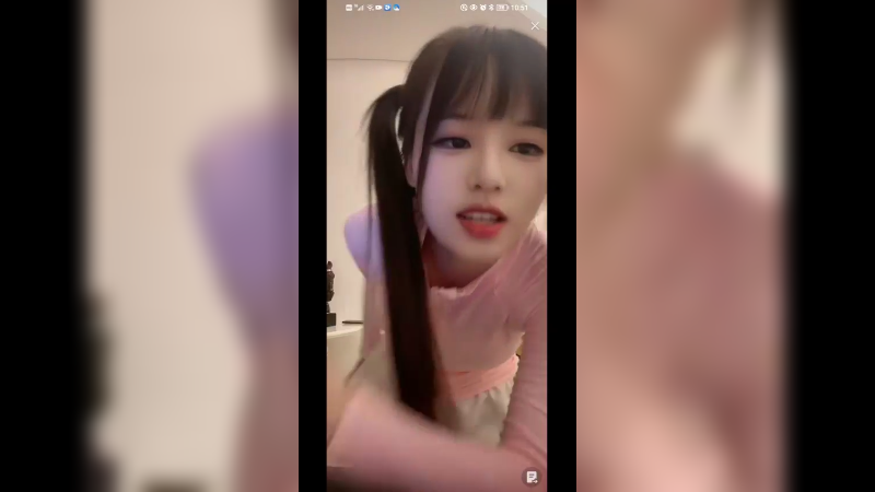 三个女人在家直播快乐啊