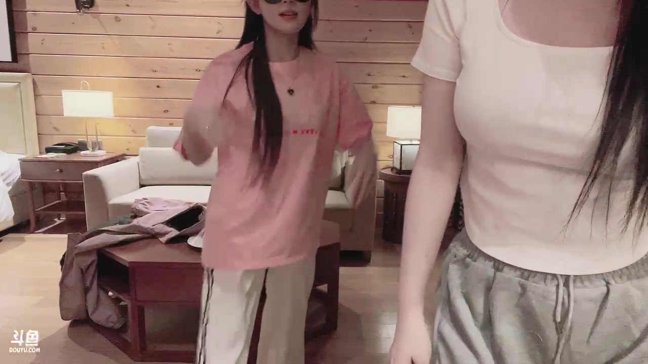 【2023-12-16 23点场】晒网的慧儿呀：小狗出门玩啦 晚上找我叭