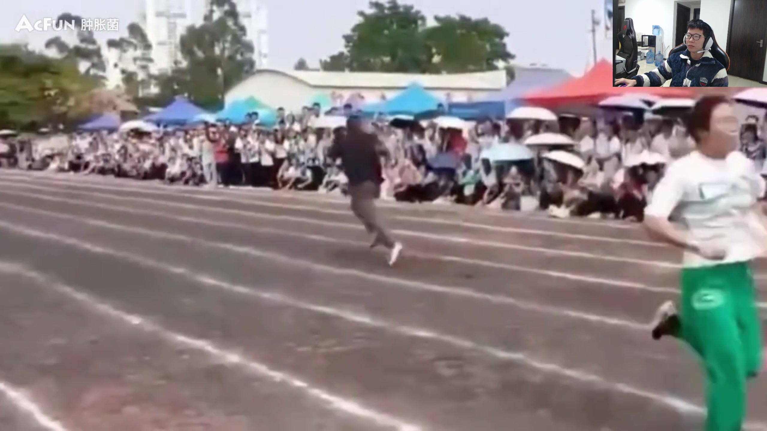 【2023-12-16 10点场】余小C真的很强：余小C：峡谷翡翠2冲钻4！