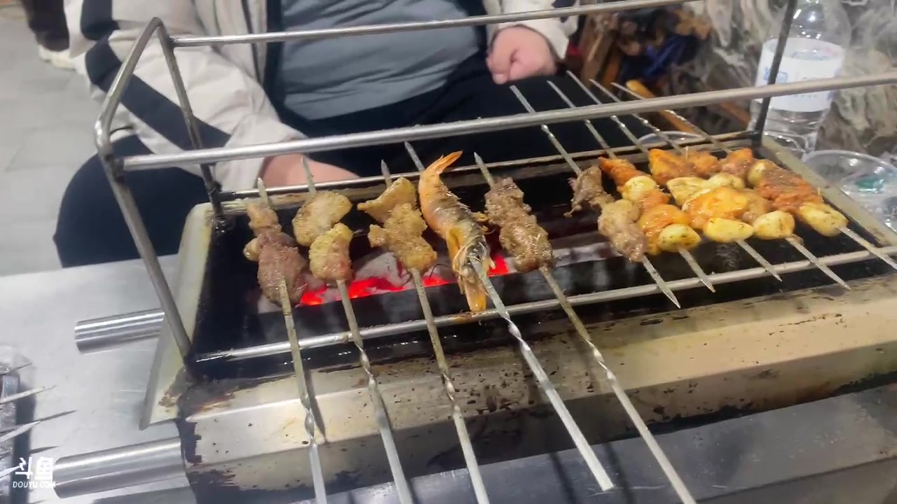 【2023-12-17 20点场】驴酱的冯雨大王：冯雨：保持理智，热爱生活！