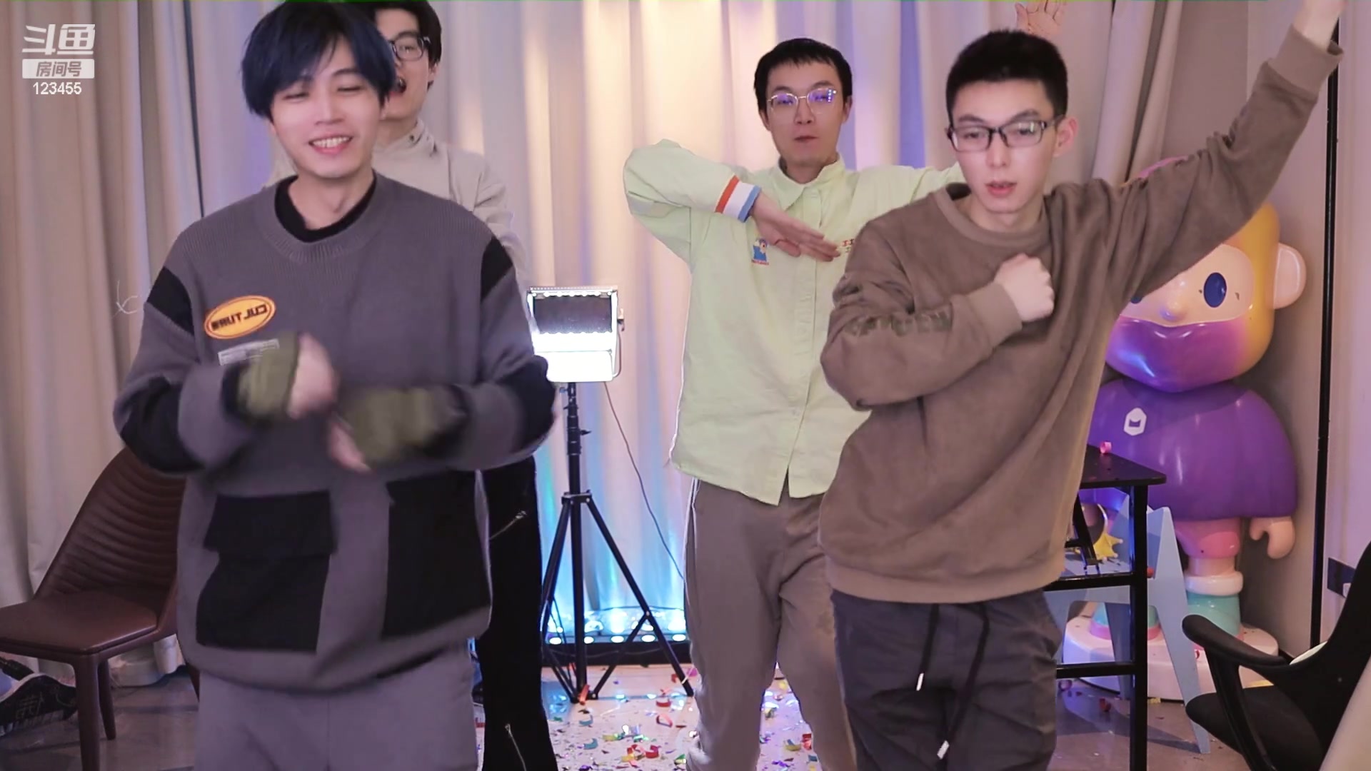 【2023-12-19 20点场】南波儿大魔王丶：云顶王者局，特殊任务！群雄逐鹿！