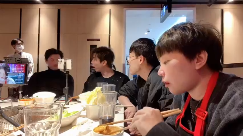 【2023-12-19 23点场】包包QuQ：【小奶团】东北包