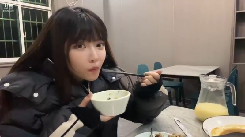 【2023-12-21 17点场】不2不叫周淑怡：淑怡：带哈哈猪郊游