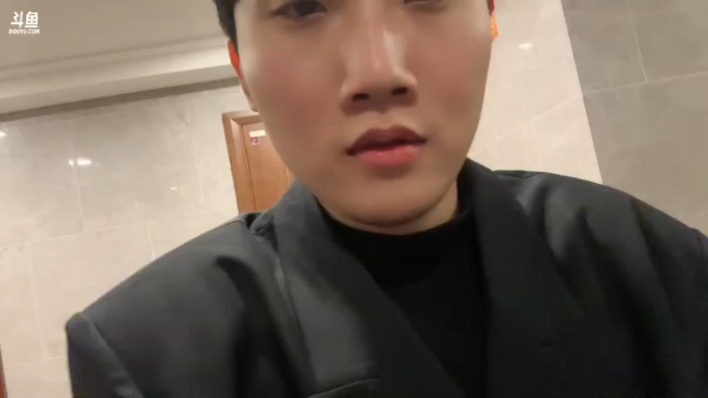 【2023-12-21 01点场】胸肌很大的良小伞：杭州户外！钻石双倍，1元粉丝牌！