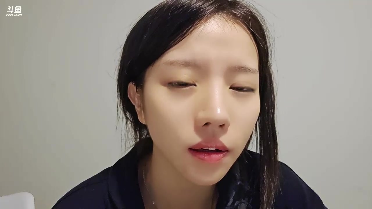【2023-12-23 05点场】唐6儿：【小奶团】听说不吃饺子耳朵会掉~