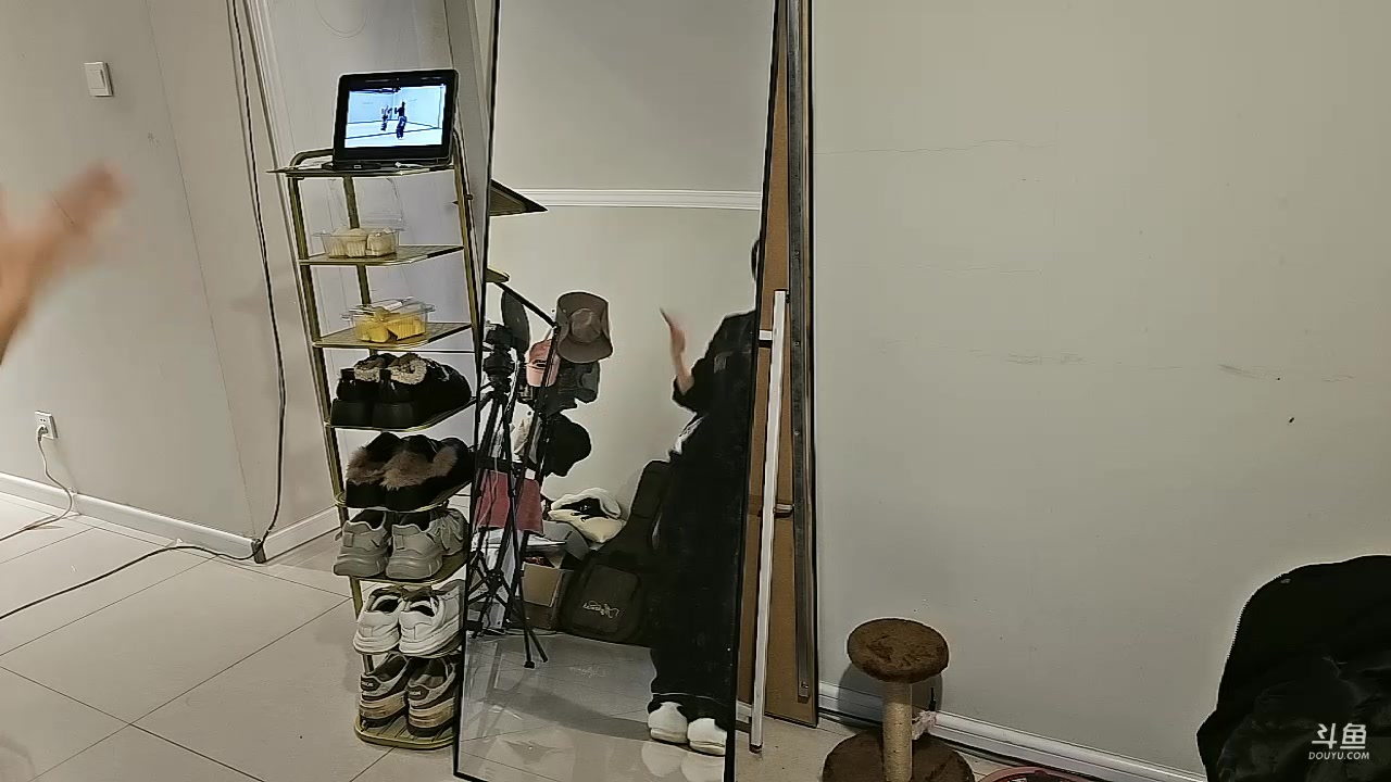 【2023-12-23 03点场】唐6儿：【小奶团】听说不吃饺子耳朵会掉~